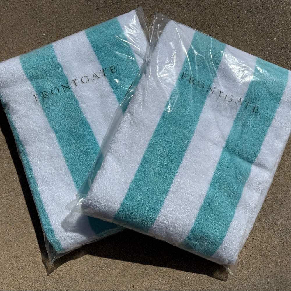 Frontgate Resort Beach Towels - Set of 2 - NWT - Picture 2 of 16